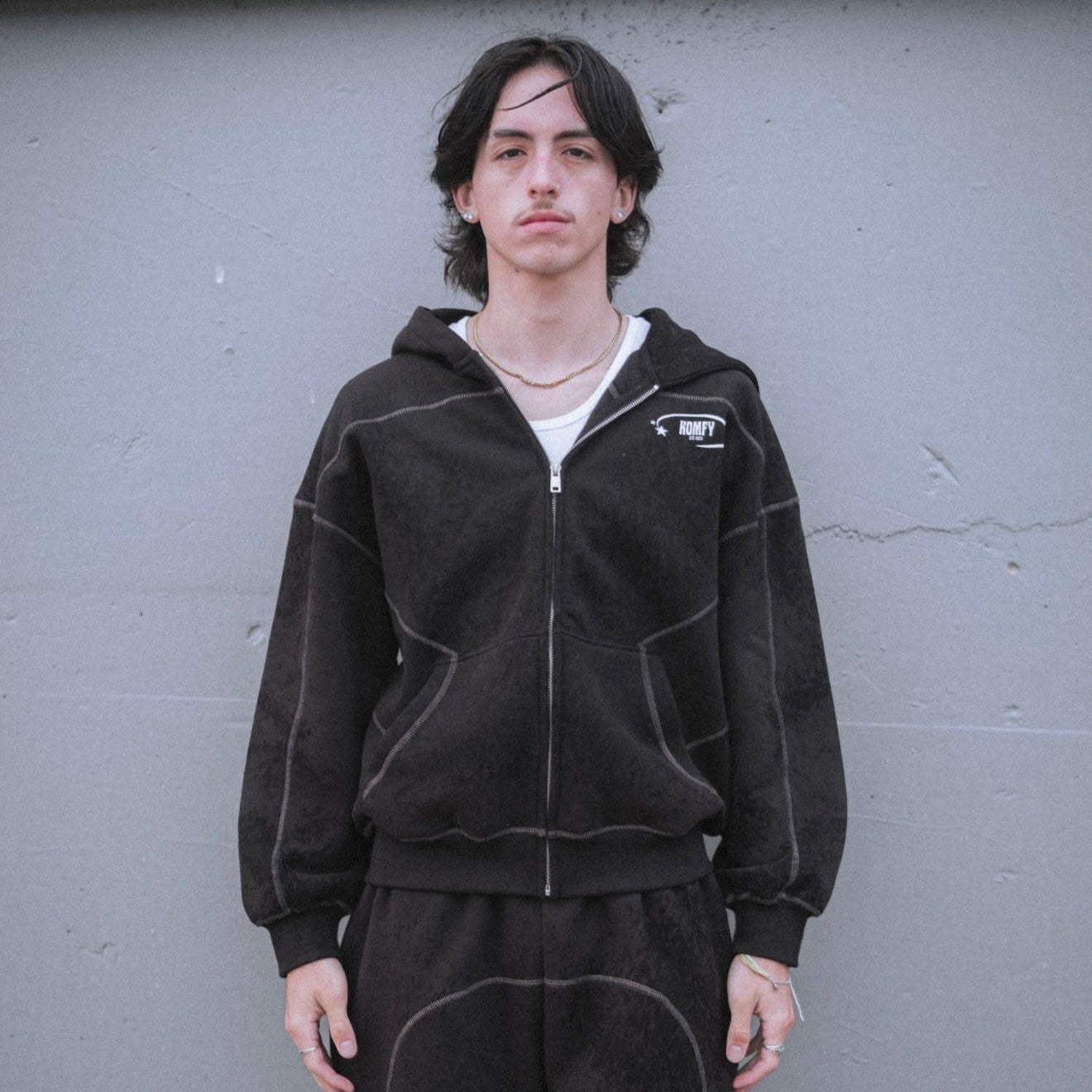 Komfy Contrast-Stitched Boxy Fleece Zip Hoodie